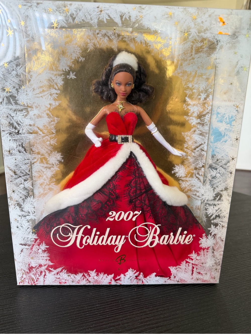 2007 Holiday Barbie 2007 in Red and White Velvet Gown